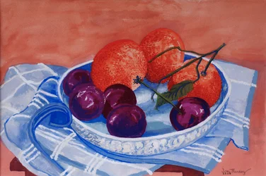 Pruimen en mandarijnen in een schaal